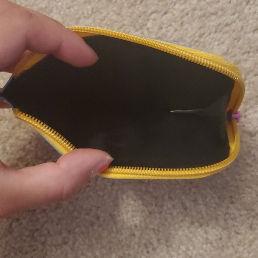 Small pouch - Picture 3 of 3